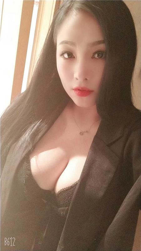 个人很喜欢的一个很有韵味的大奶气质小Sao姐姐